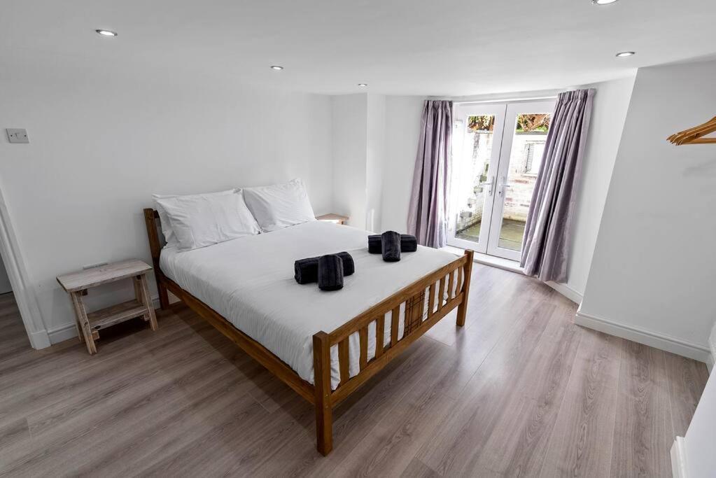 Newly Refurbed, Central Apartment With Free Parking And Hot Tub Lytham St Annes Luaran gambar