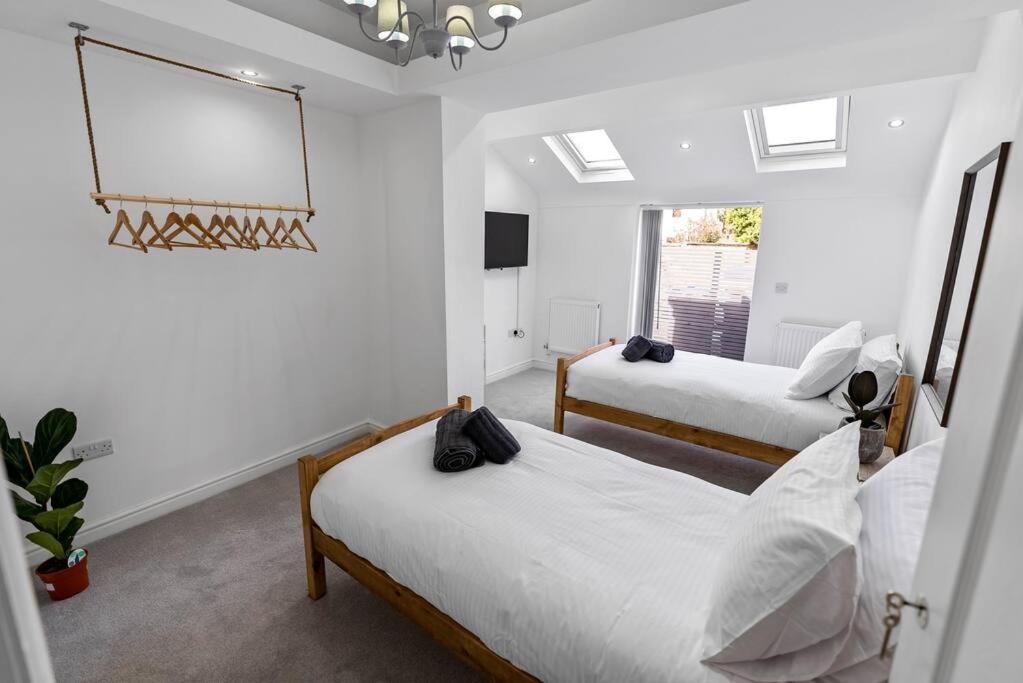 Newly Refurbed, Central Apartment With Free Parking And Hot Tub Lytham St Annes Luaran gambar