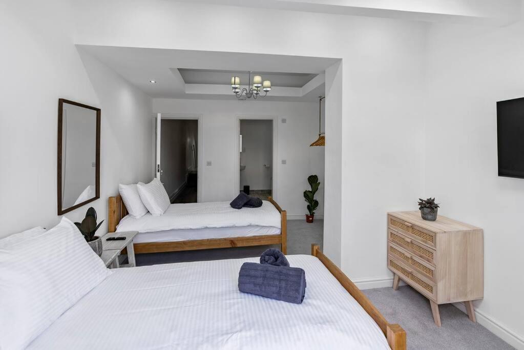 Newly Refurbed, Central Apartment With Free Parking And Hot Tub Lytham St Annes Luaran gambar