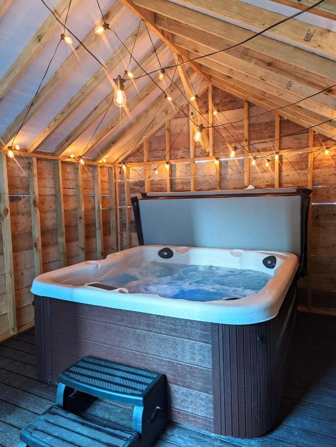 Newly Refurbed, Central Apartment With Free Parking And Hot Tub Lytham St Annes Luaran gambar